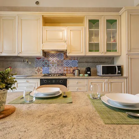 Apartment La Casa Dei Colori By Wonderful Italy